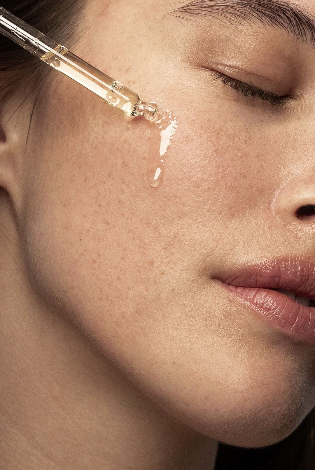 For instant lift. Endless glow.